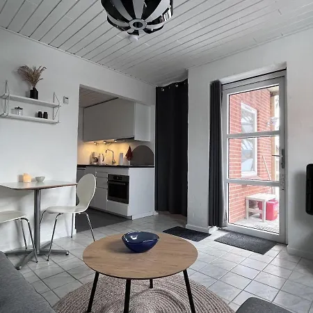 Cozy With Terrace Close To Downtown * Thisted